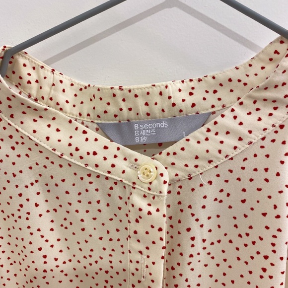 Cute heart patterned shirts (feels like silk) - Picture 3 of 3